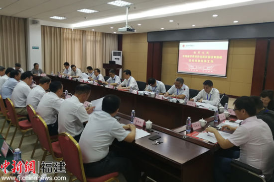 本科教学审核评估整改情况说明会现场。